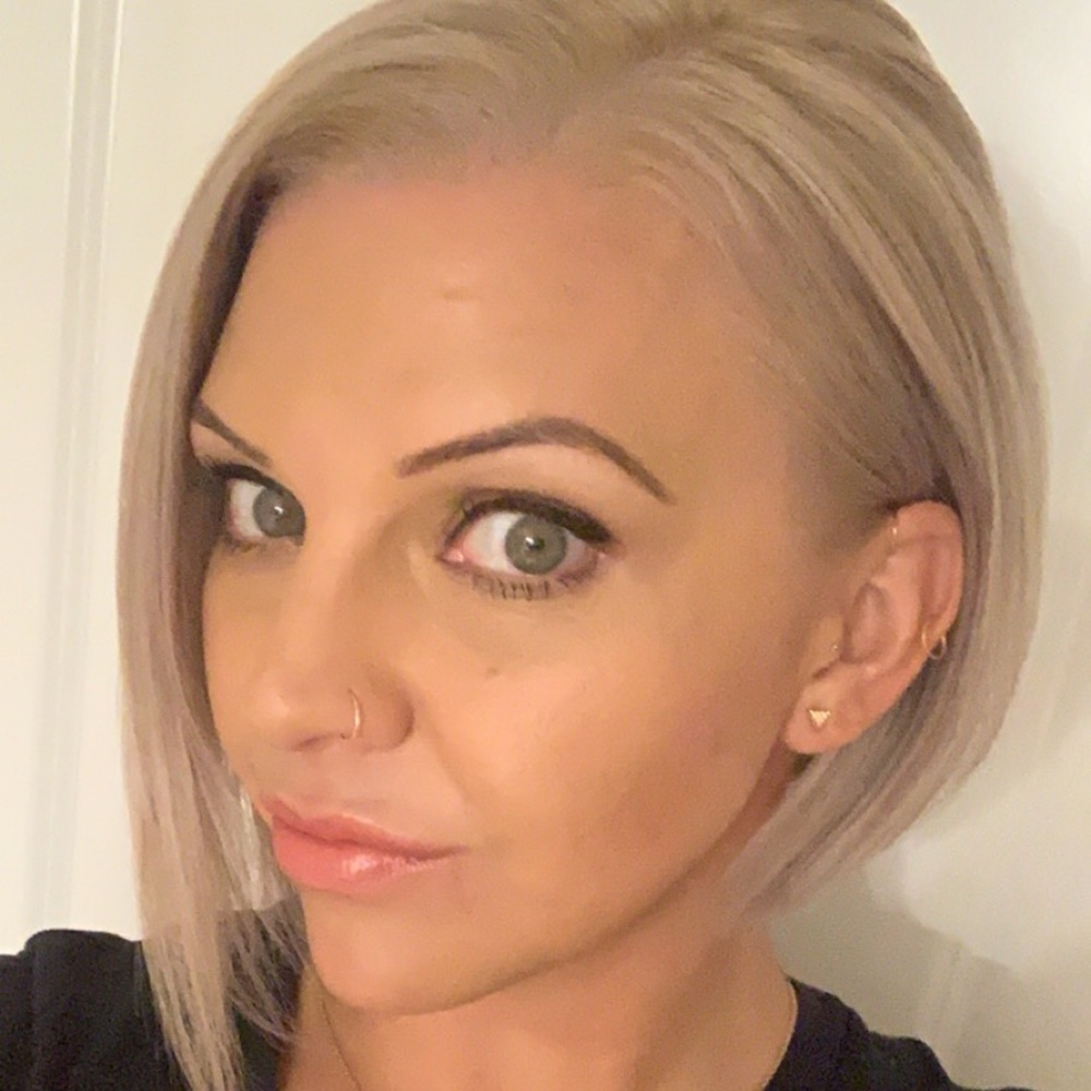 Meet your Posher, Tia